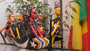 Exposition La Guilde du Castelet — scénographie de marionnettes du monde (photo 18)