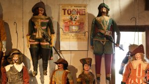 Exposition La Guilde du Castelet — scénographie de marionnettes du monde (photo 21)